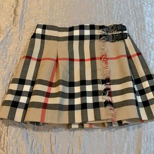 Burberry skirt size 6y